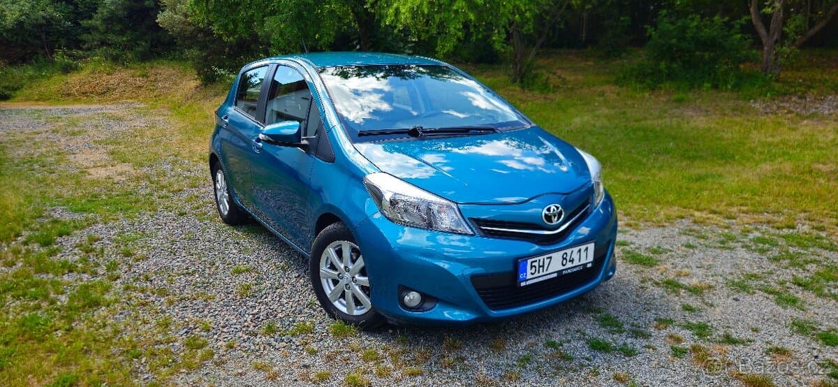 2012 Toyota YARIS