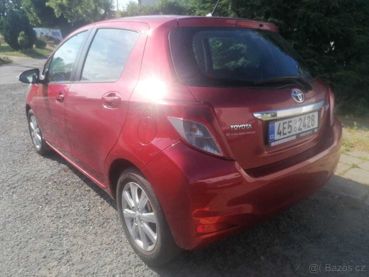 2012 Toyota YARIS