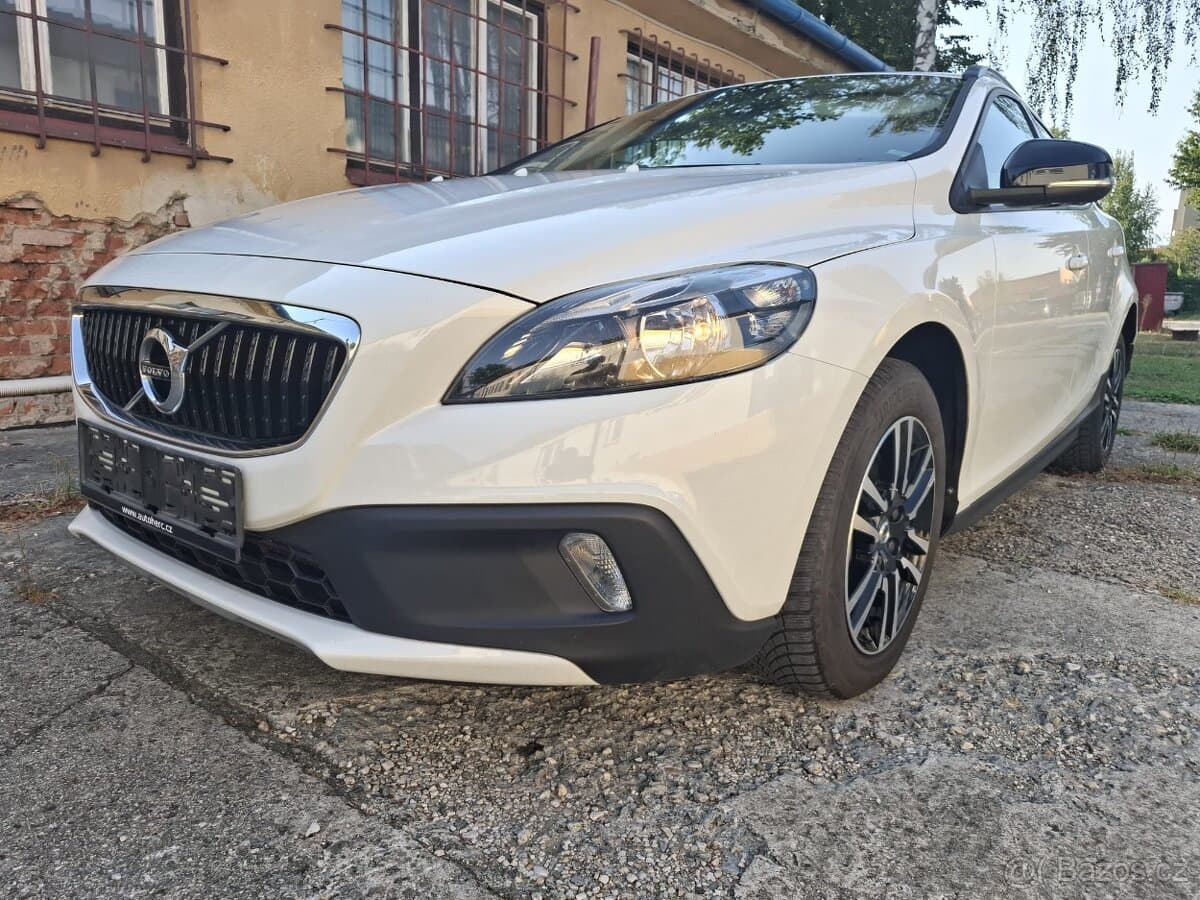 2018 Volvo V40