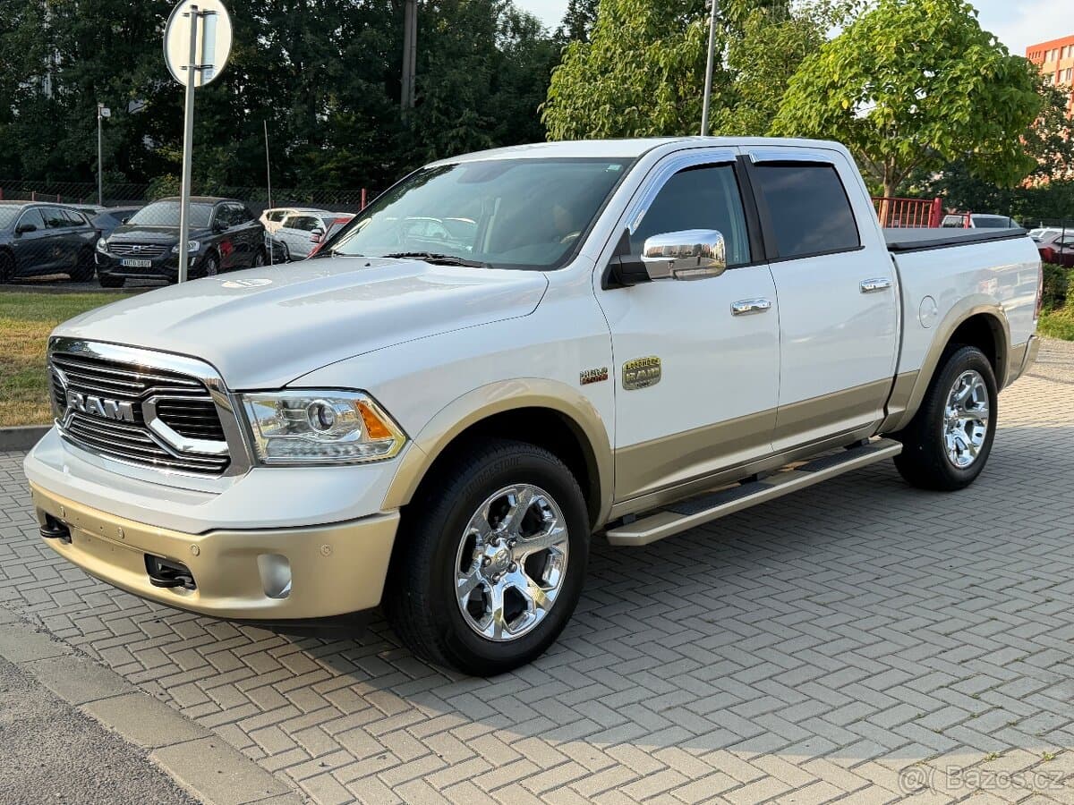 2016 Dodge OSTATNÍ