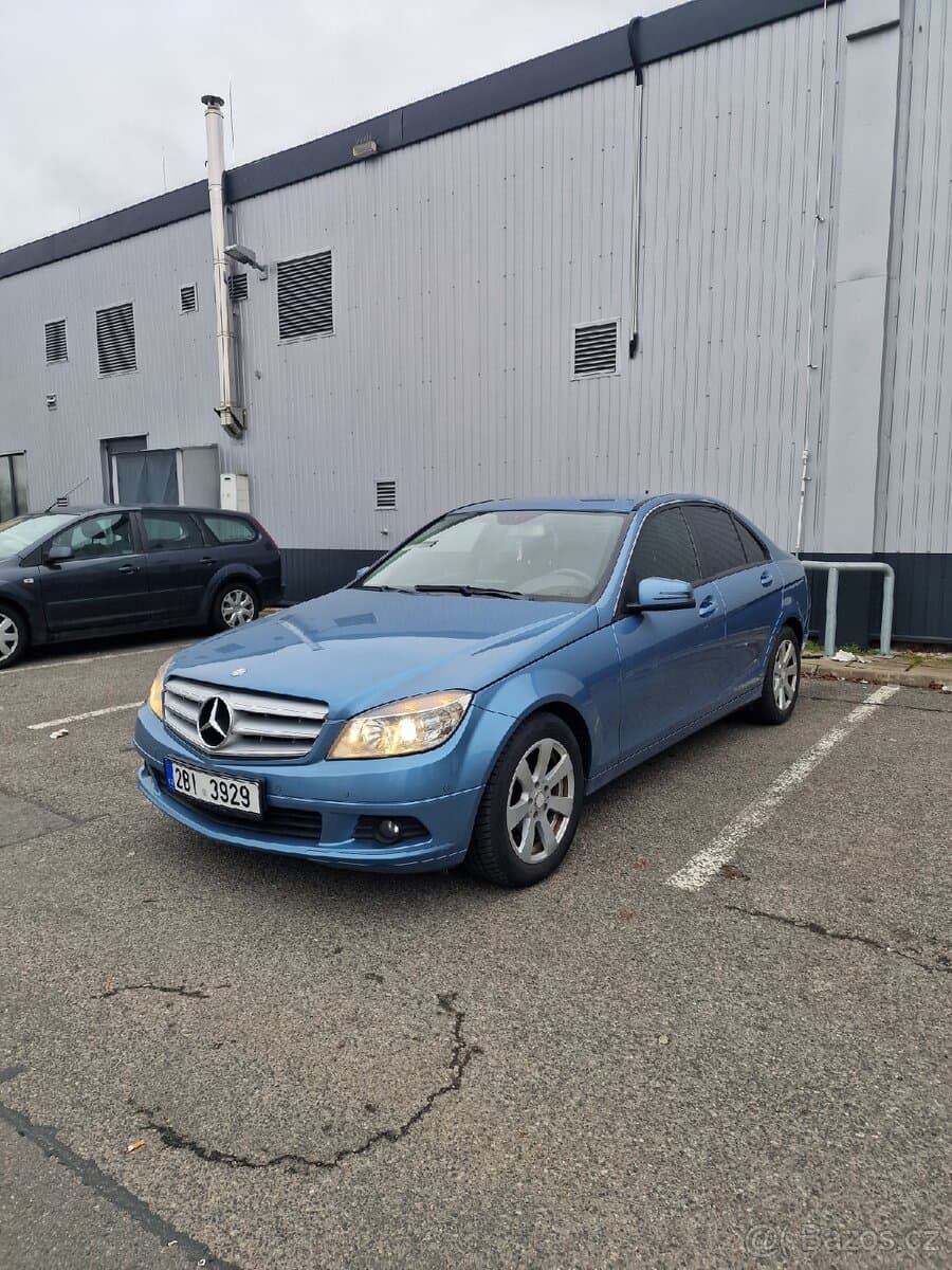 2011 Mercedes-Benz OSTATNÍ