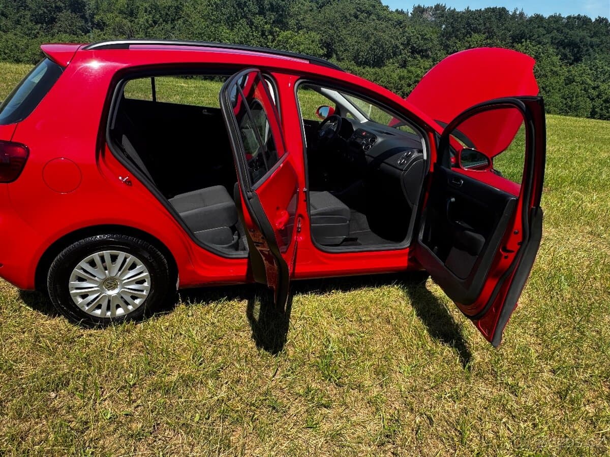 2010 Volkswagen GOLF