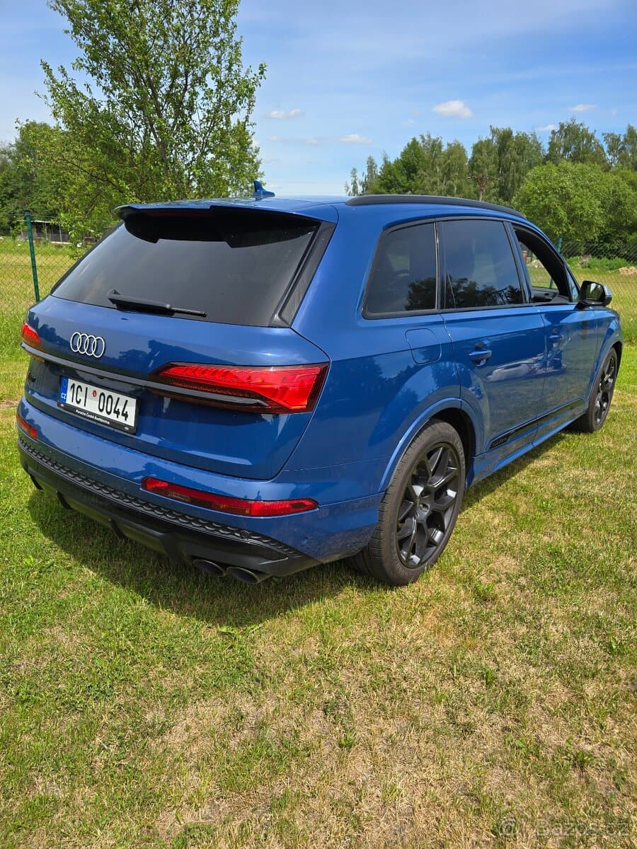 2025 Audi SQ7