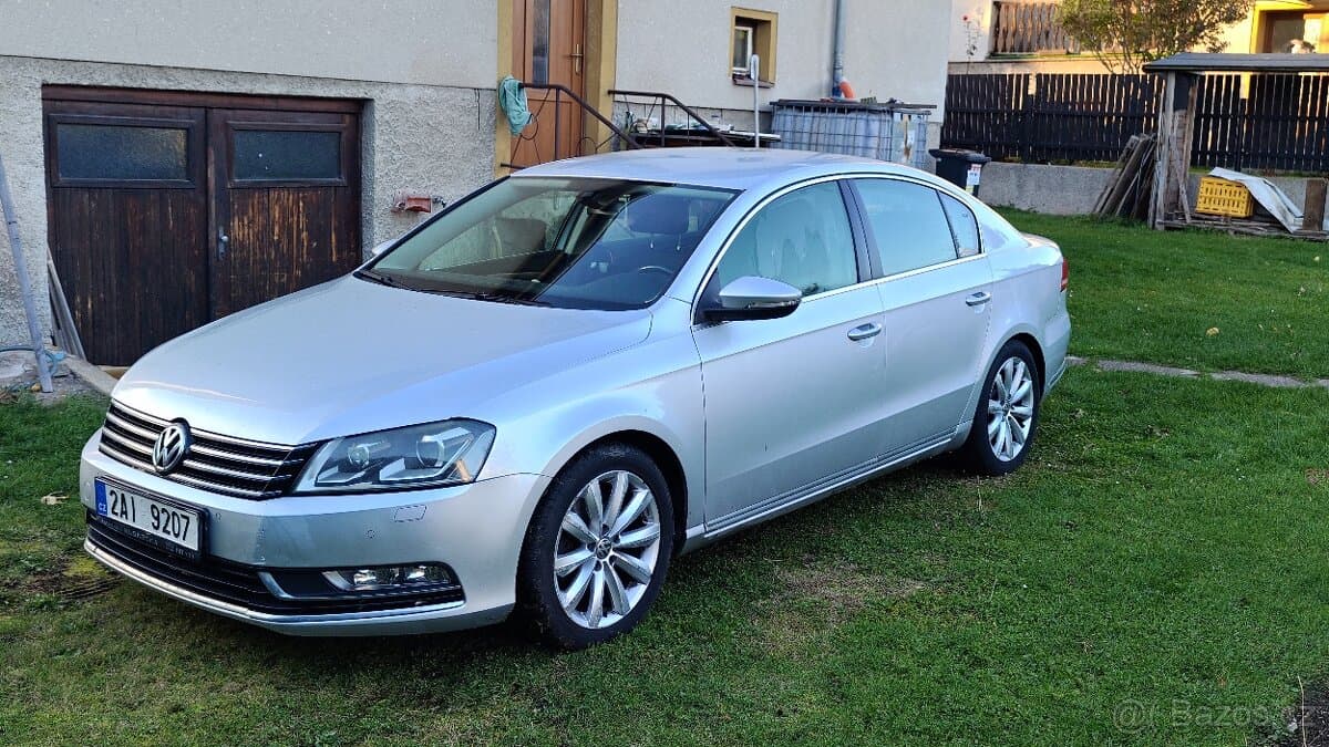 2011 Volkswagen PASSAT