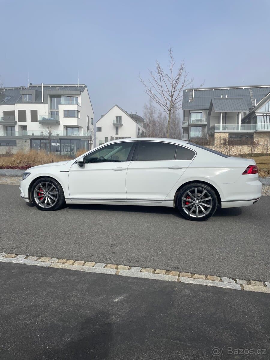 2015 Volkswagen PASSAT