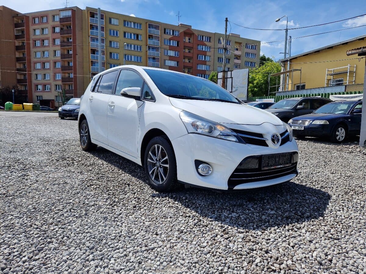 2015 Toyota VERSO