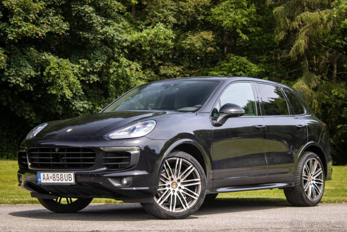 2017 Porsche CAYENNE