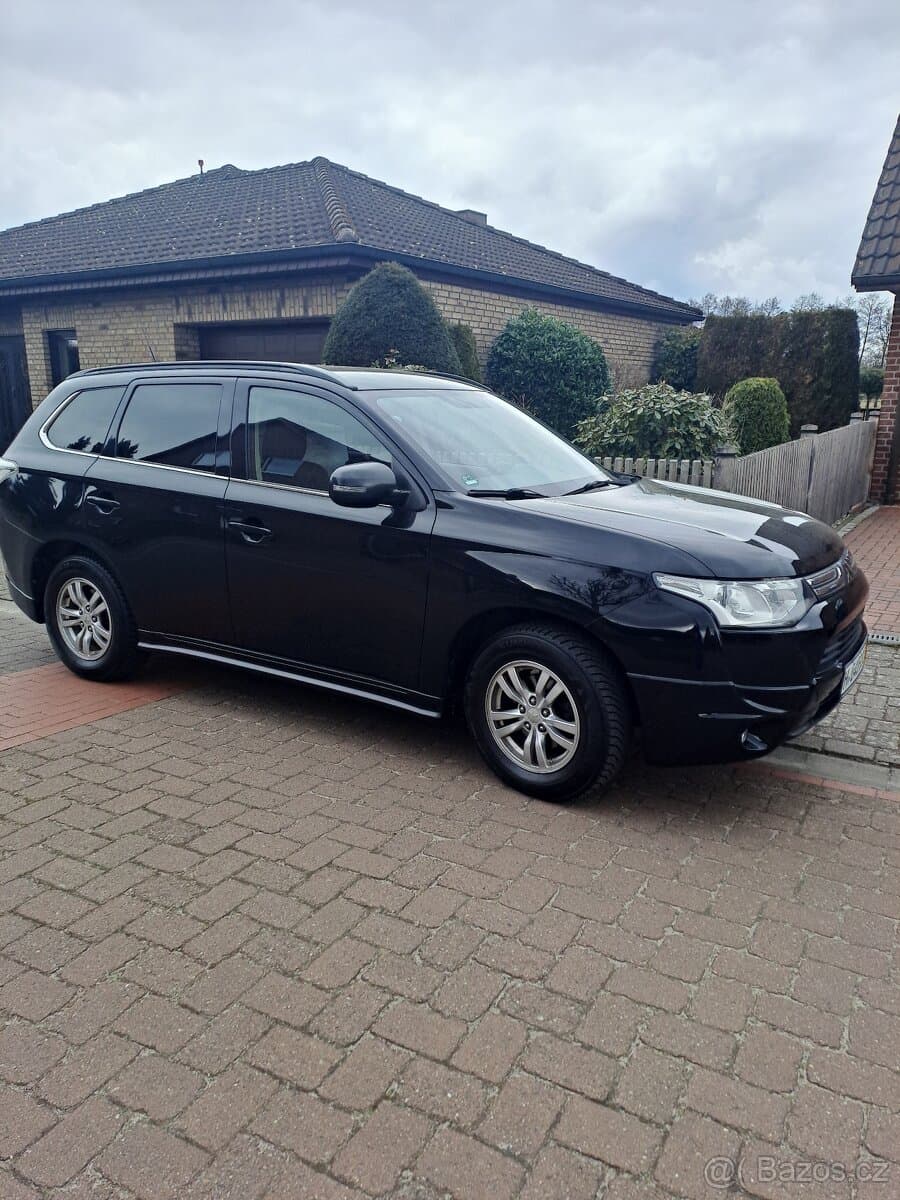 2014 Mitsubishi OUTLANDER