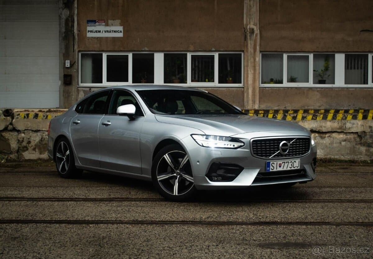 2017 Volvo S90
