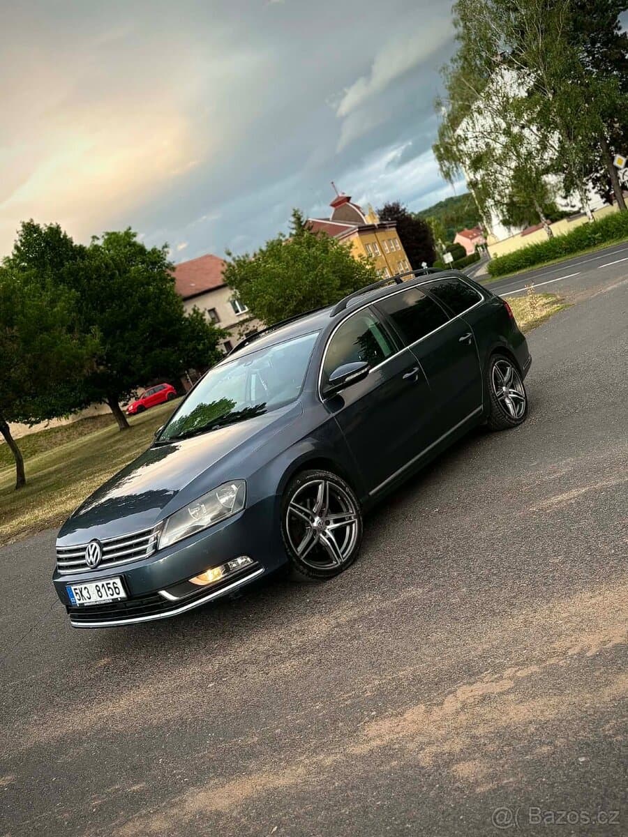 2011 Volkswagen PASSAT