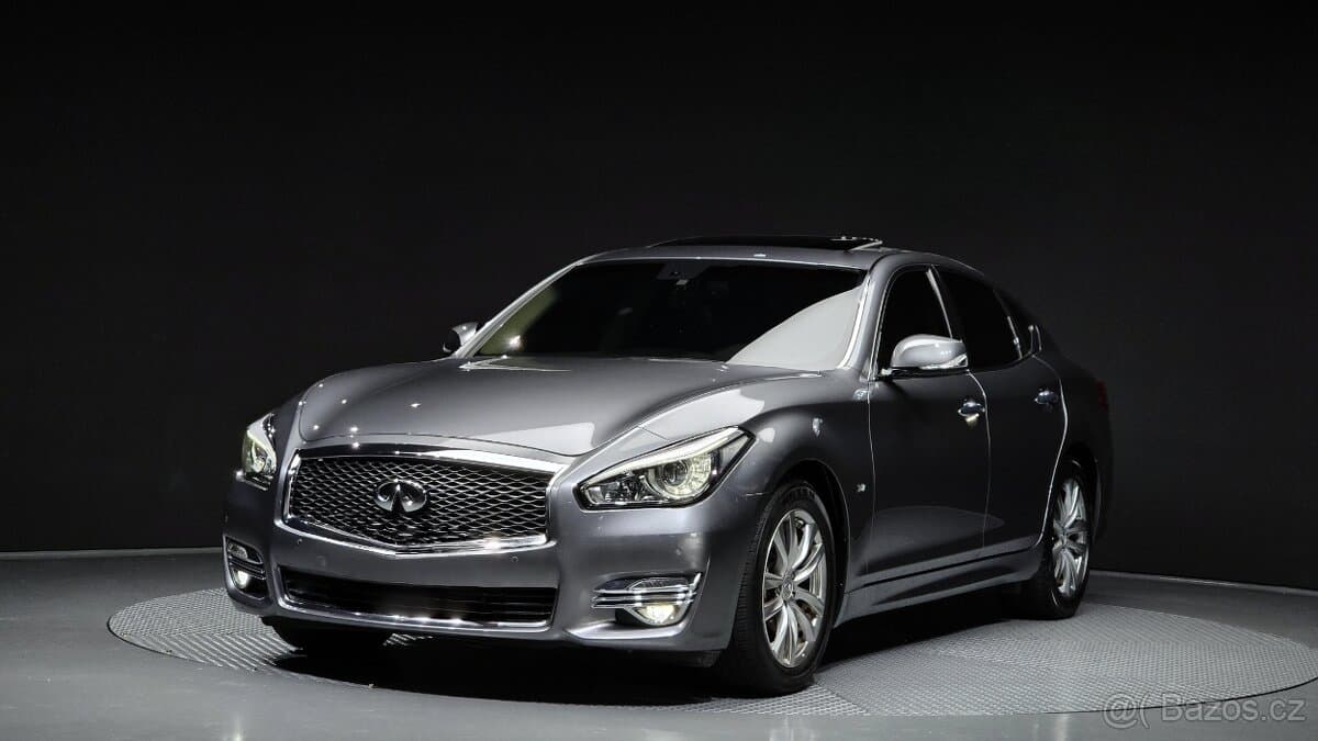 2017 Infiniti Q70