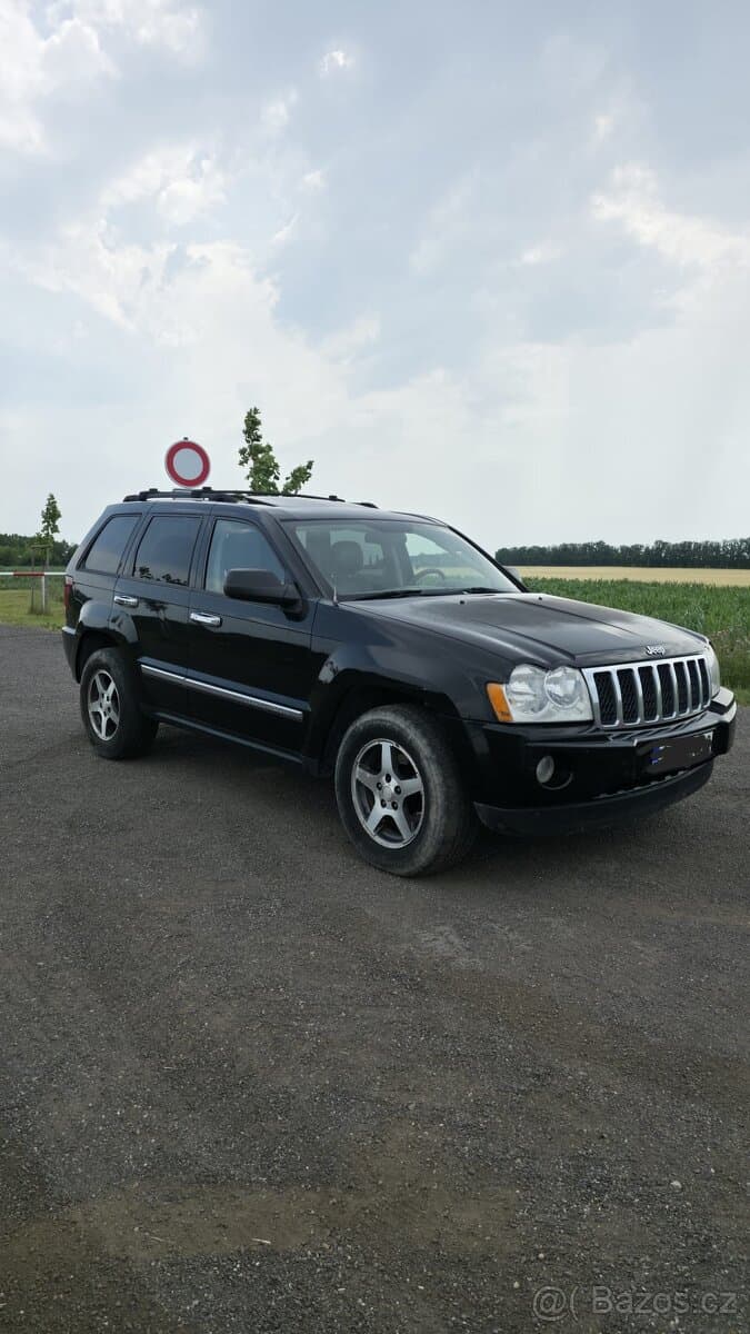 2005 Jeep CHEROKEE