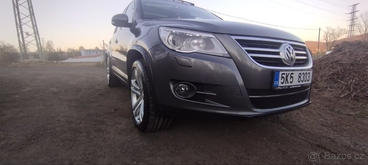 2011 Volkswagen TIGUAN