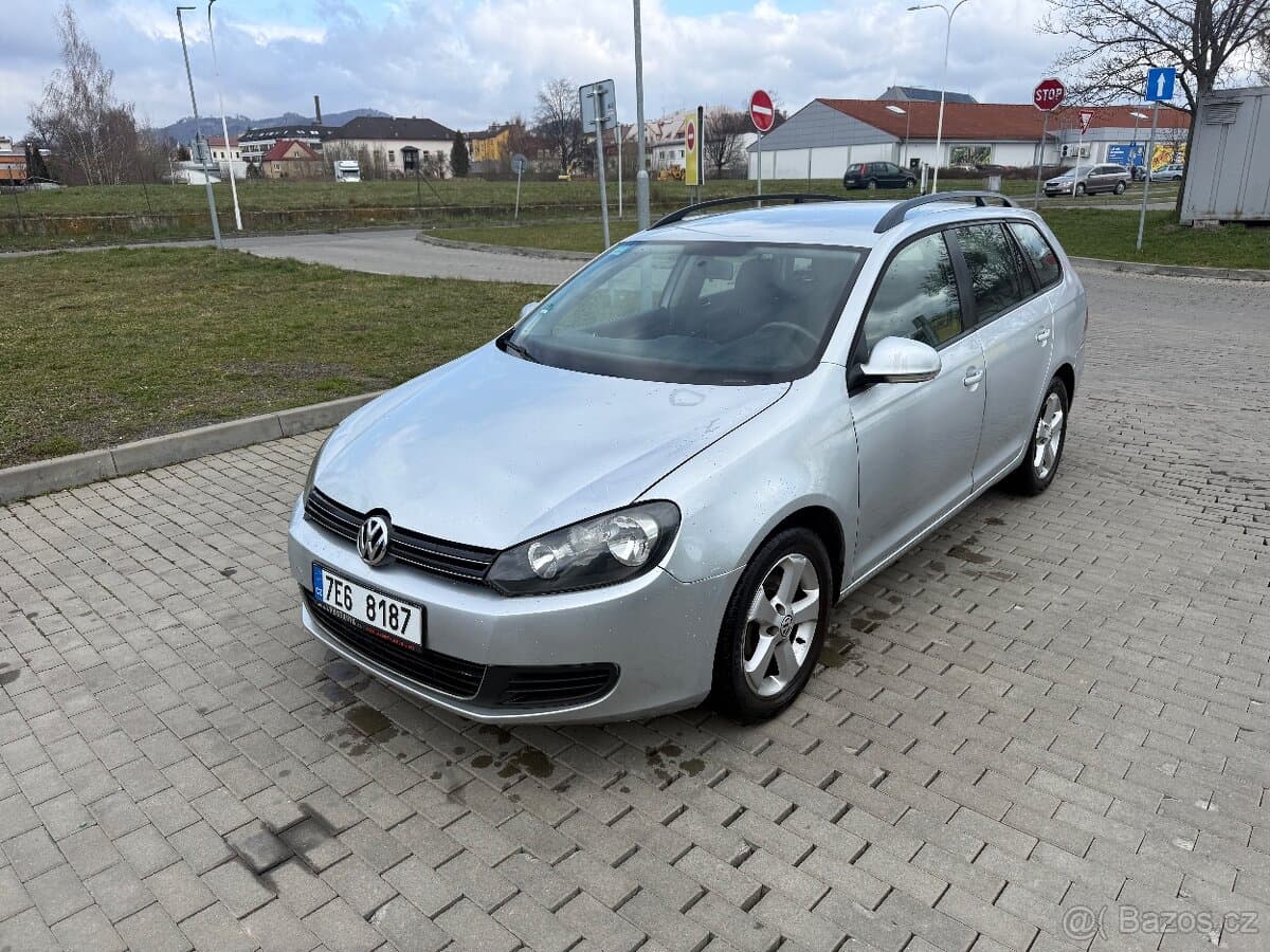2010 Volkswagen GOLF