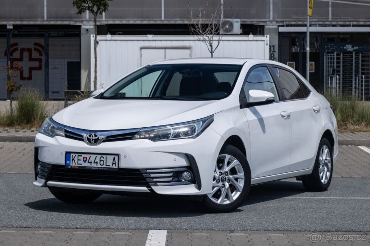 2017 Toyota COROLLA