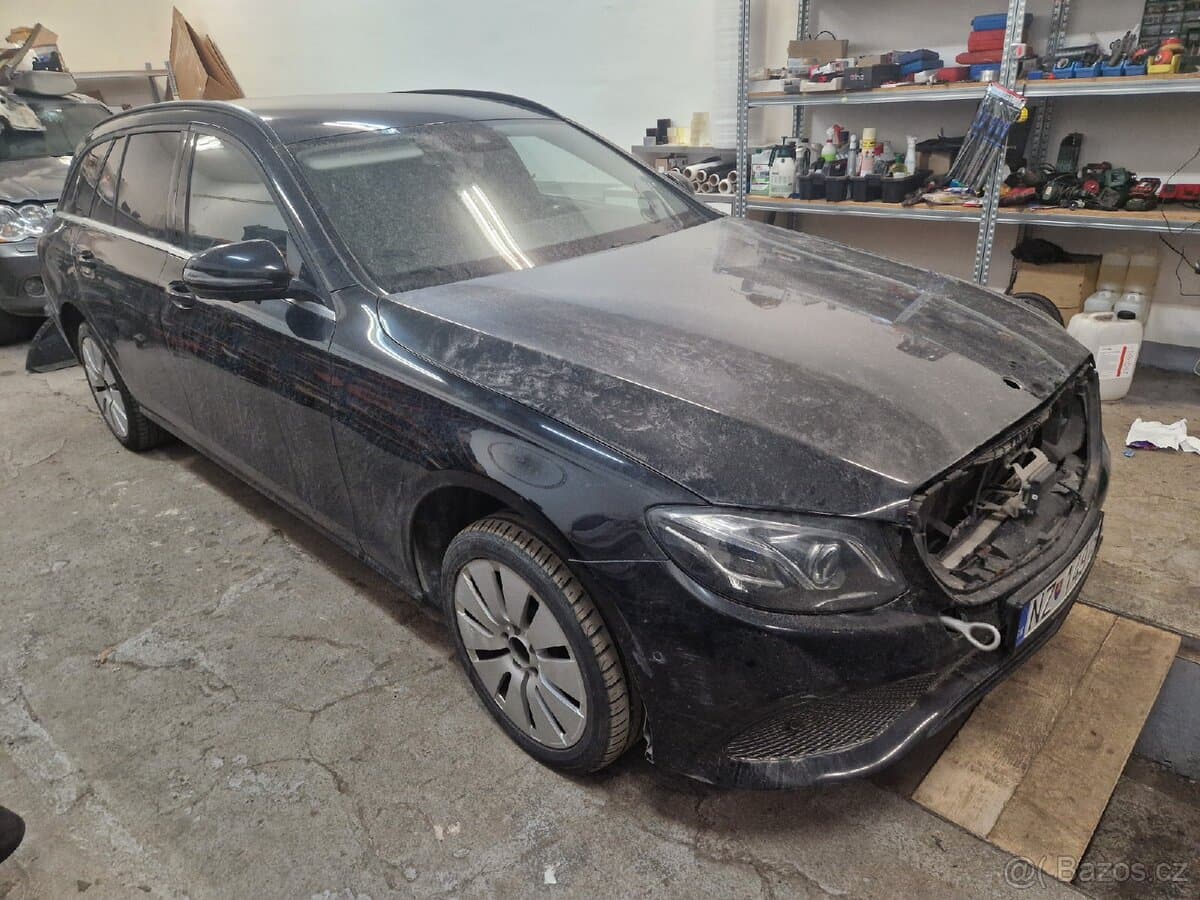 2017 Mercedes-Benz OSTATNÍ