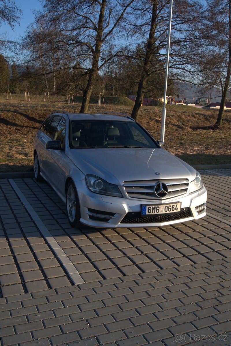2011 Mercedes-Benz OSTATNÍ