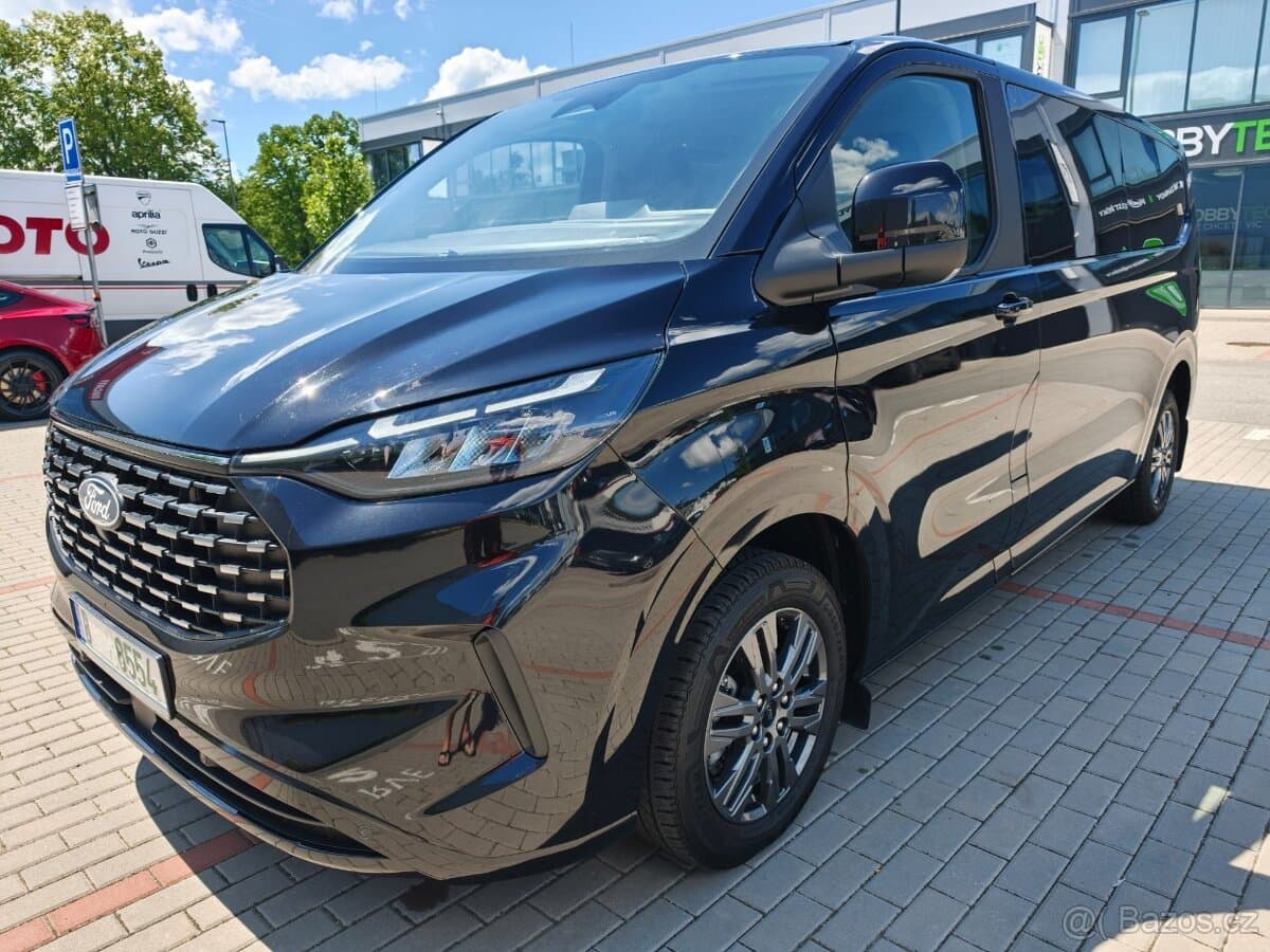 2025 Ford TOURNEO