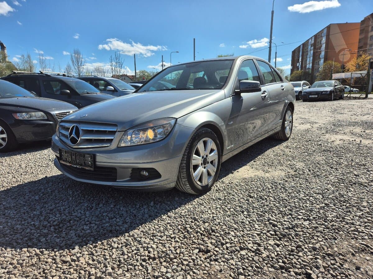 2011 Mercedes-Benz OSTATNÍ