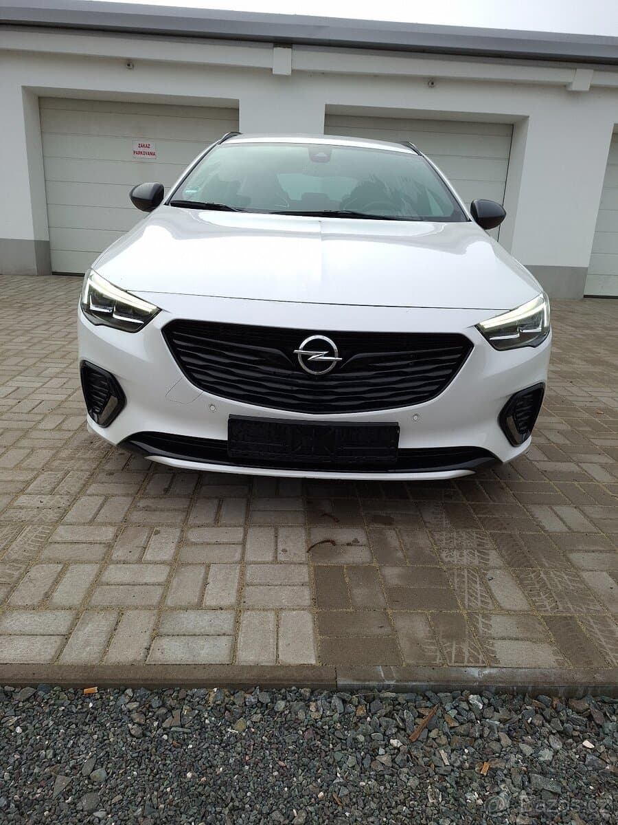 2020 Opel INSIGNIA