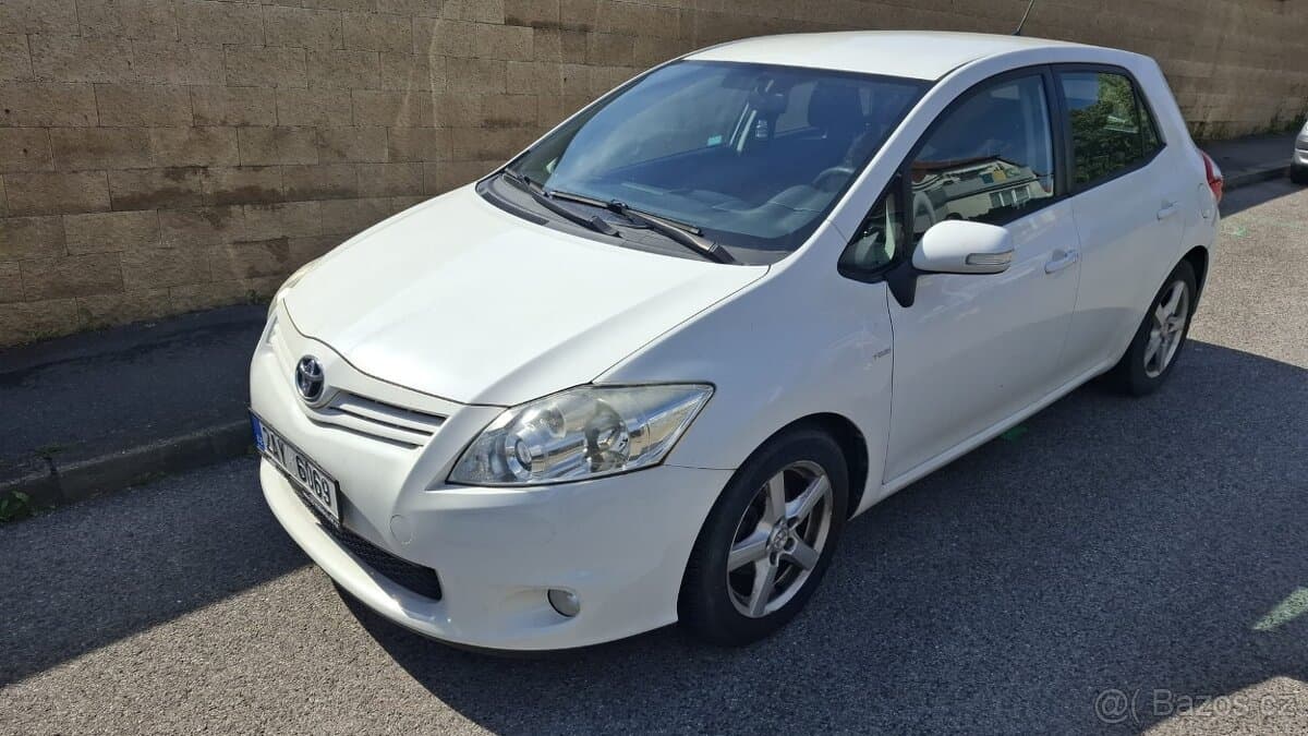 2012 Toyota AURIS