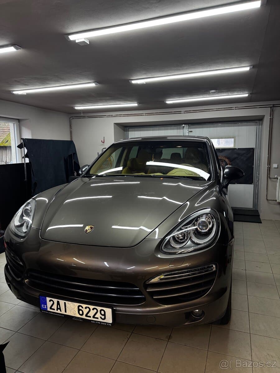 2010 Porsche CAYENNE