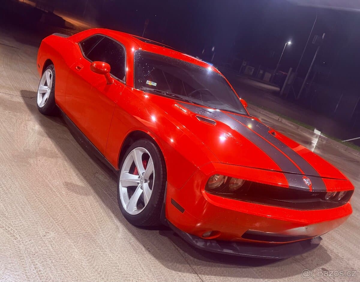 Dodge CHALLENGER