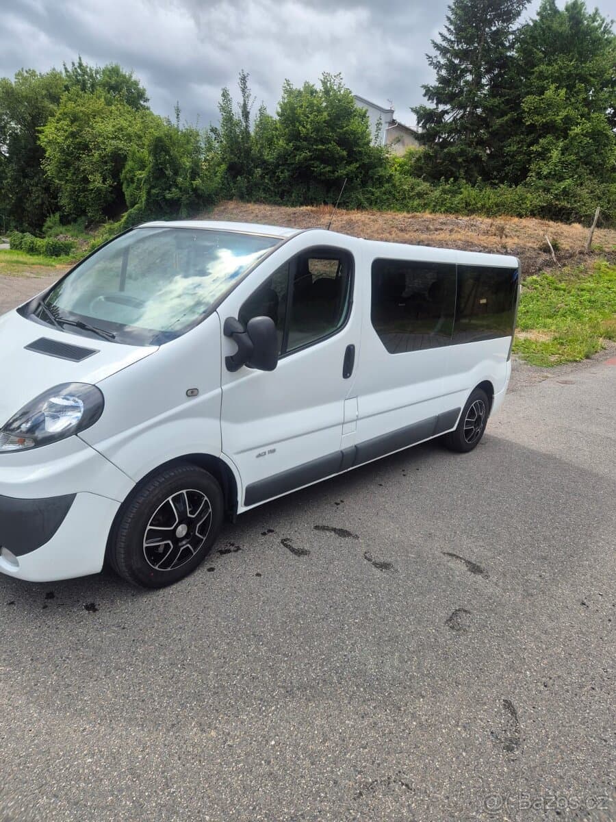2011 Renault TRAFIC