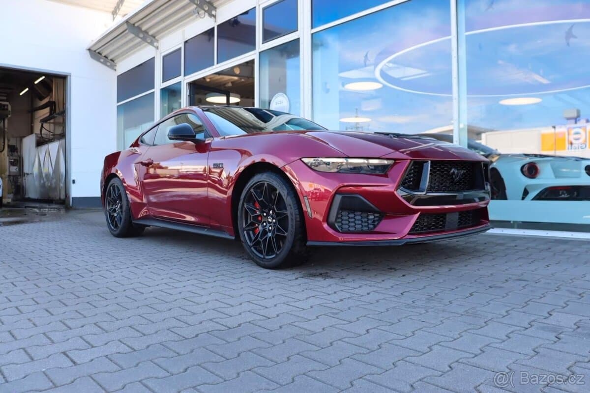 Ford MUSTANG