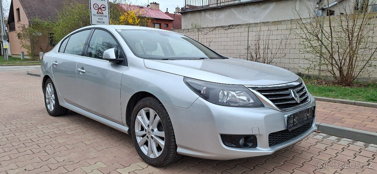 2012 Renault LATITUDE