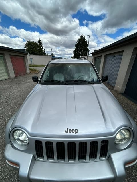 2002 Jeep CHEROKEE
