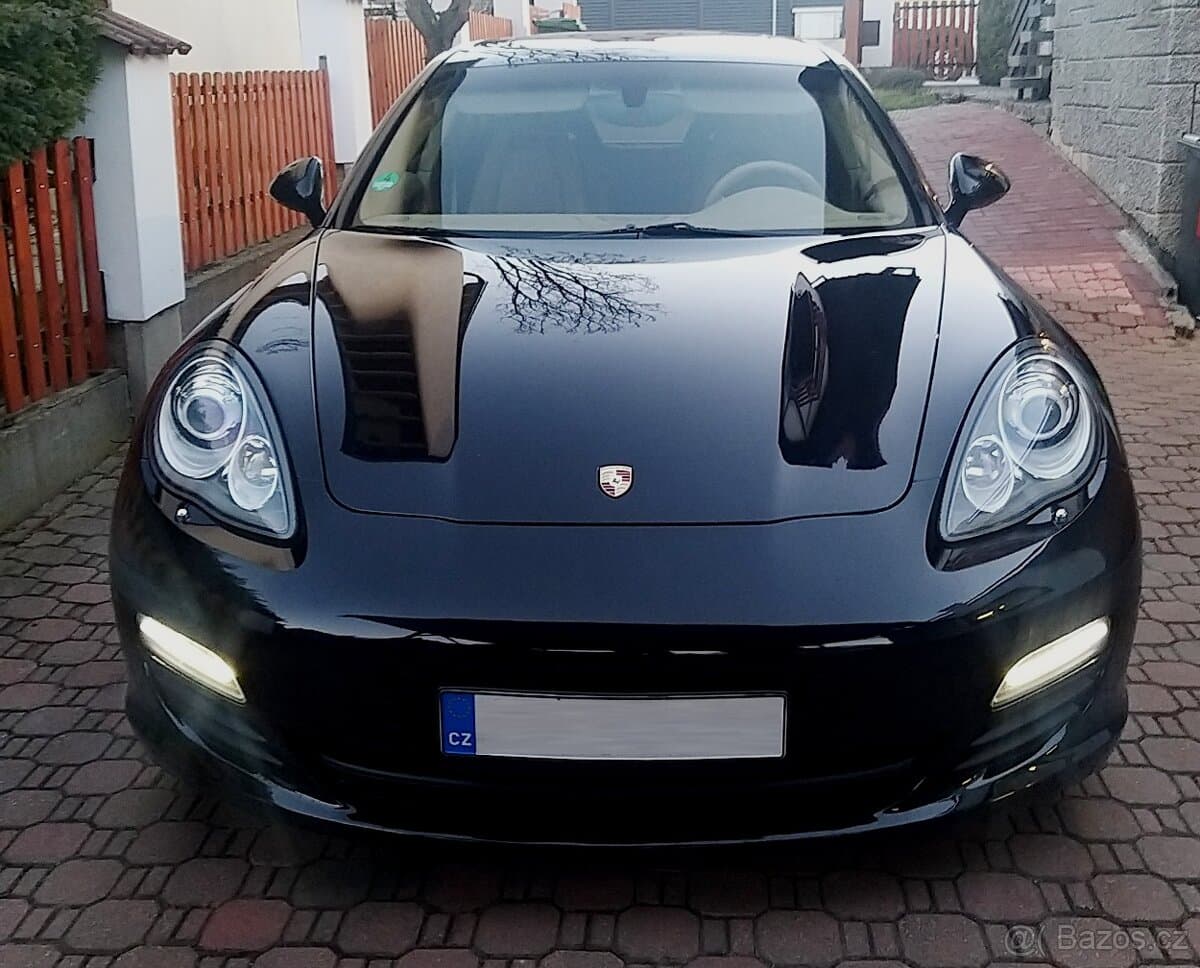 2012 Porsche PANAMERA