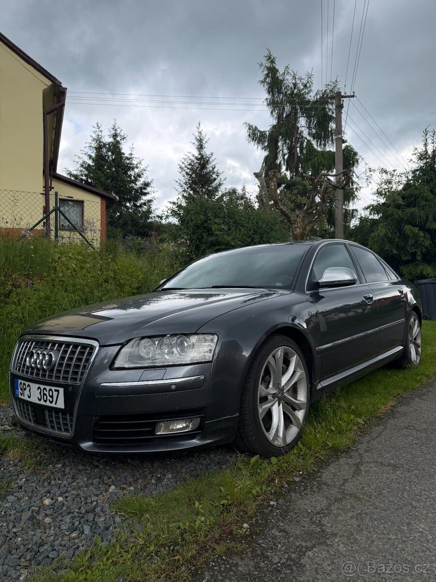 2007 Audi S8
