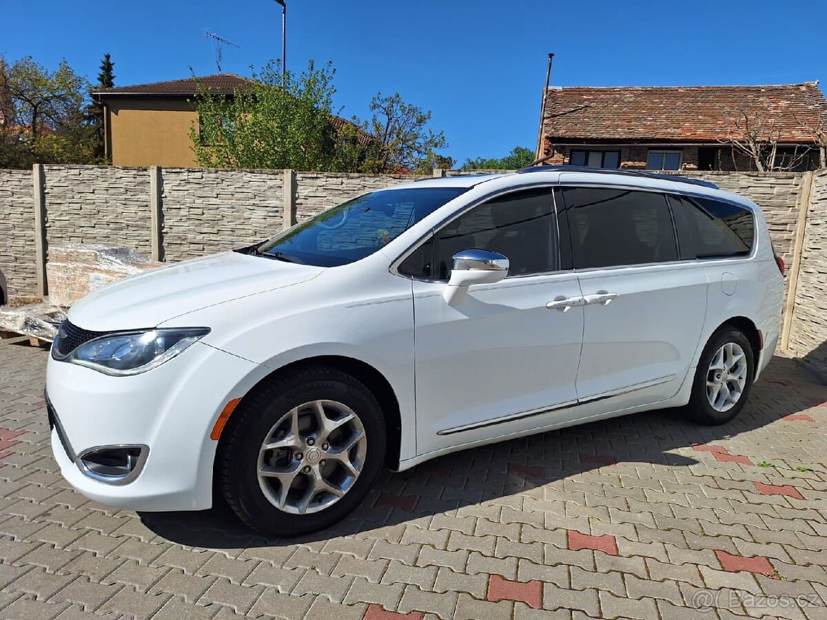 2018 Chrysler PACIFICA