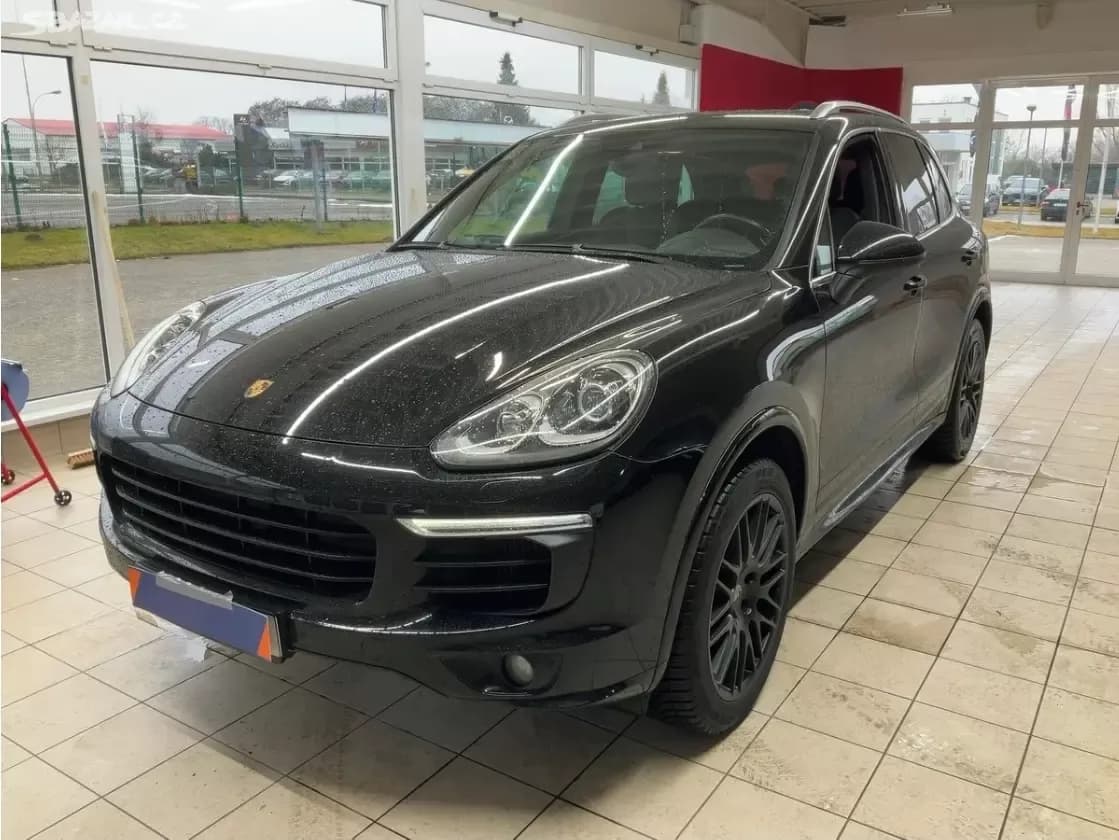 2016 Porsche CAYENNE