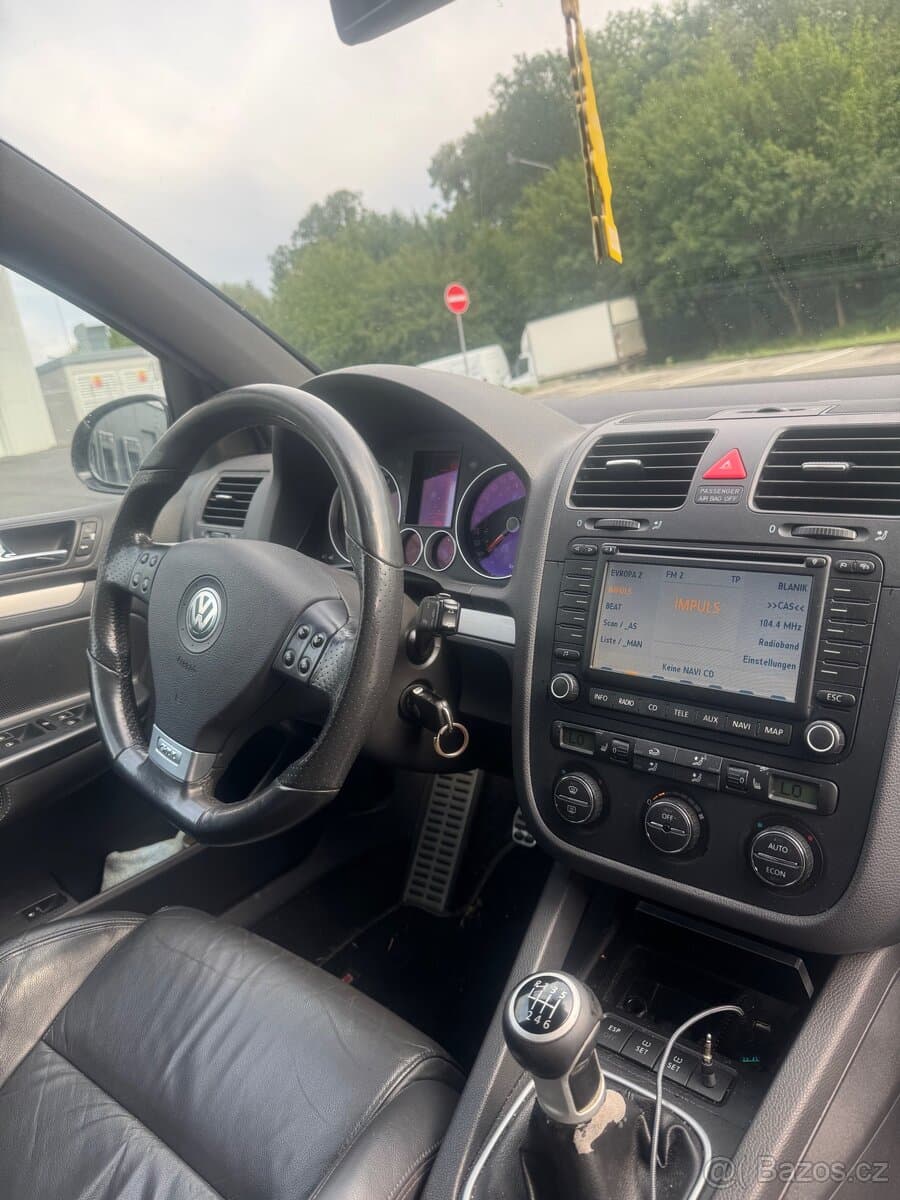 2005 Volkswagen GOLF