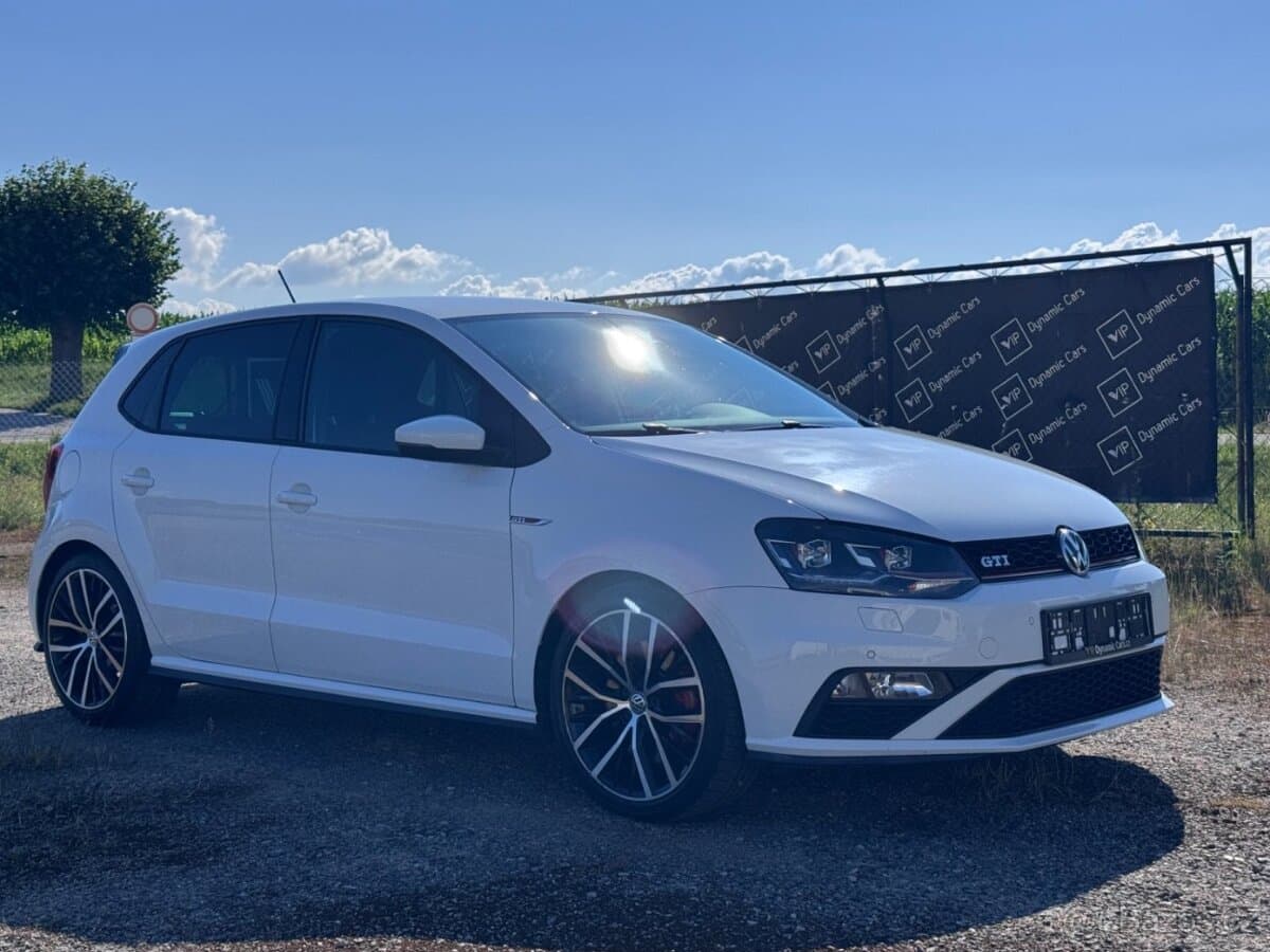 2015 Volkswagen POLO