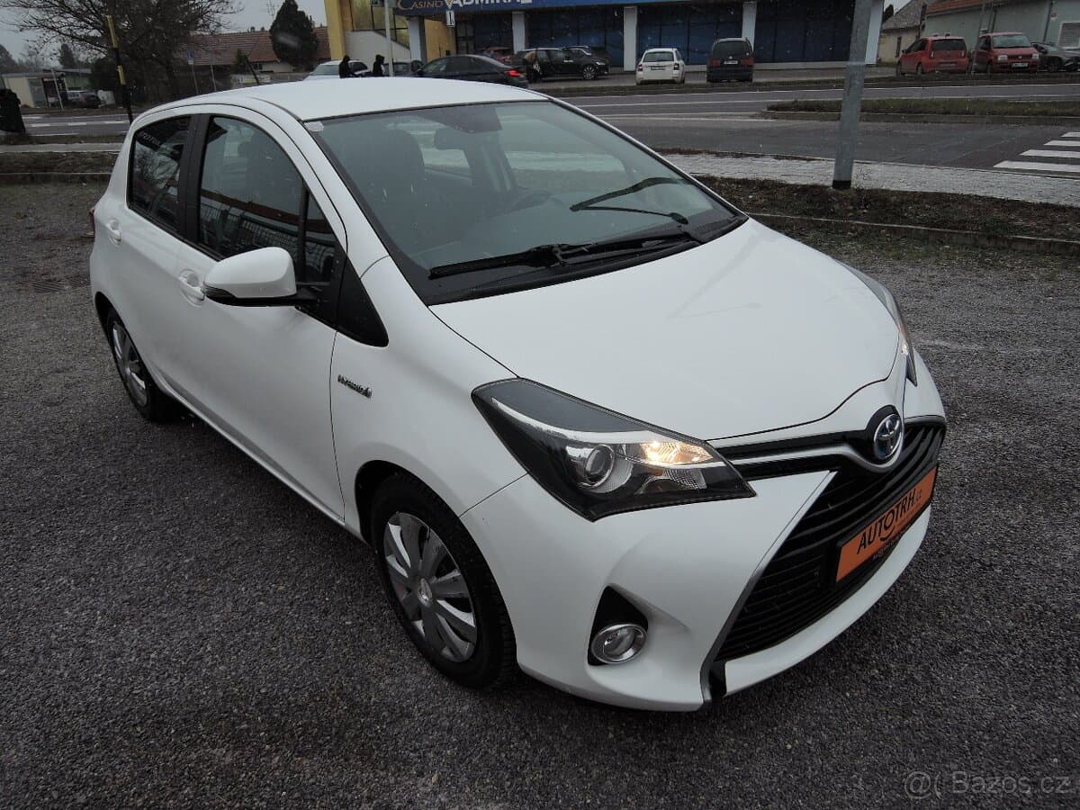 2015 Toyota YARIS