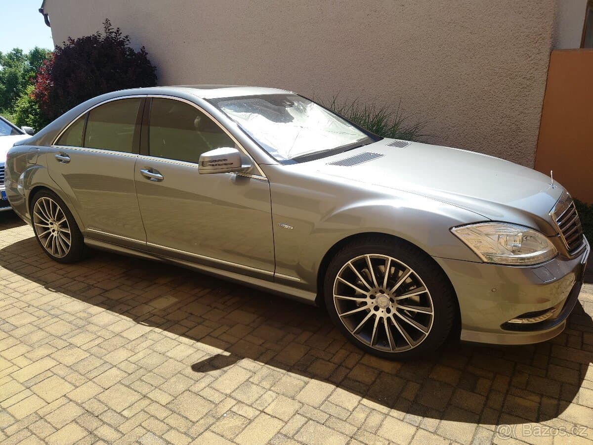 2011 Mercedes-Benz OSTATNÍ