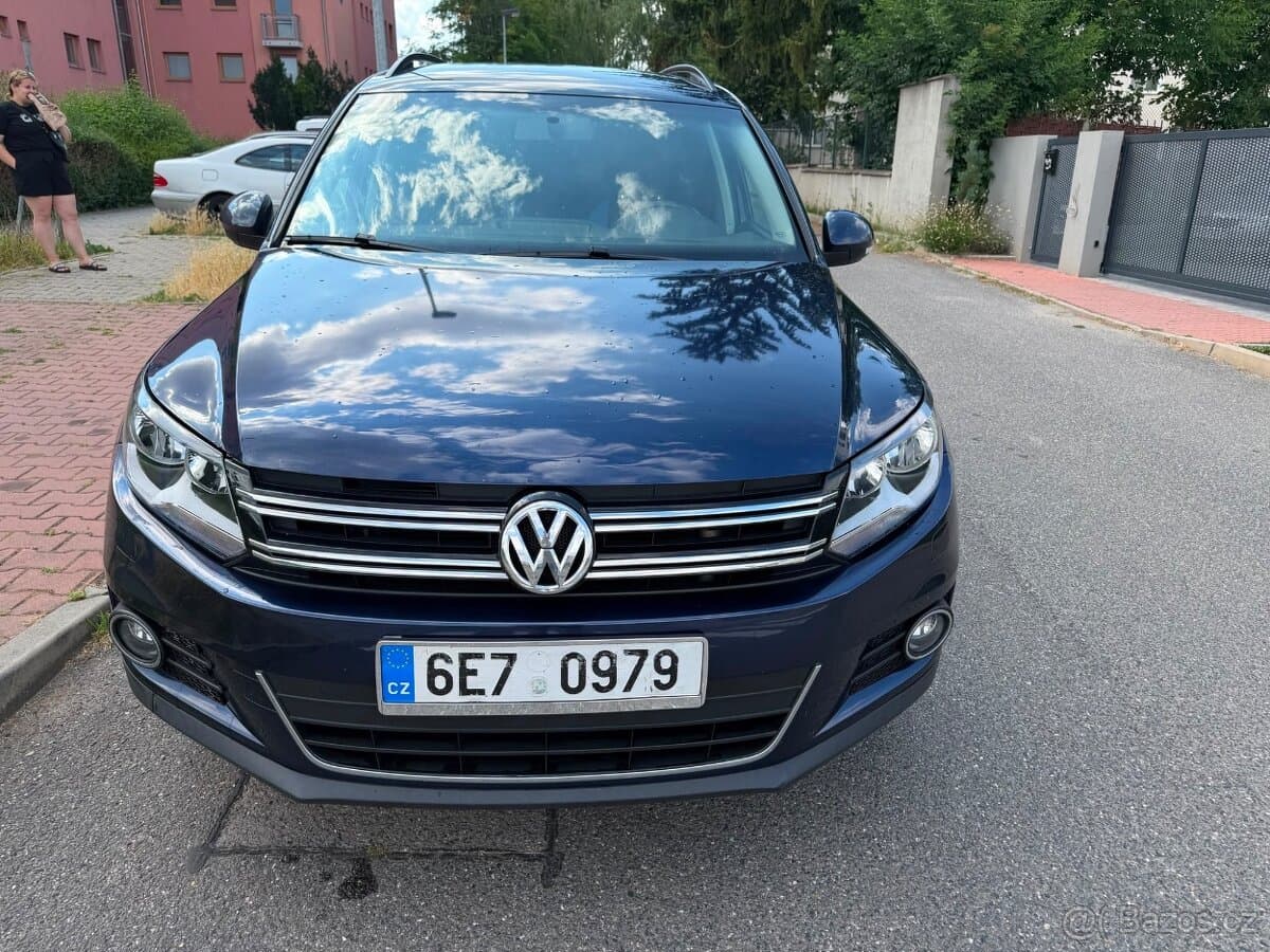 2012 Volkswagen TIGUAN