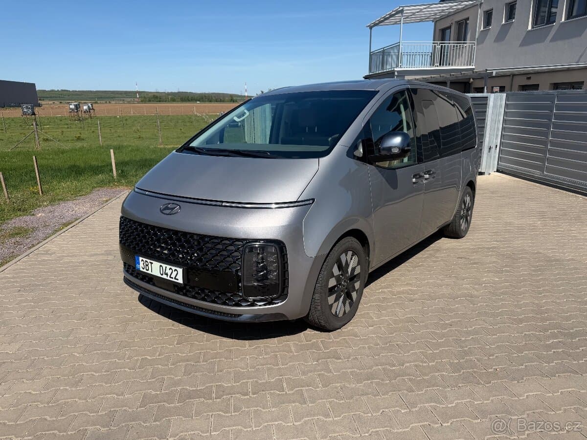 2023 Hyundai STARIA