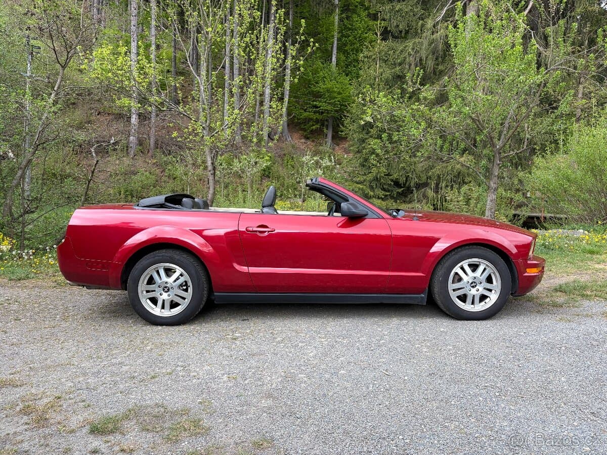 2007 Ford MUSTANG
