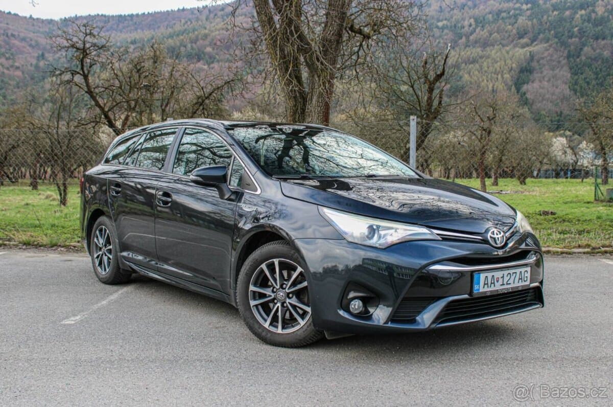 2015 Toyota AVENSIS