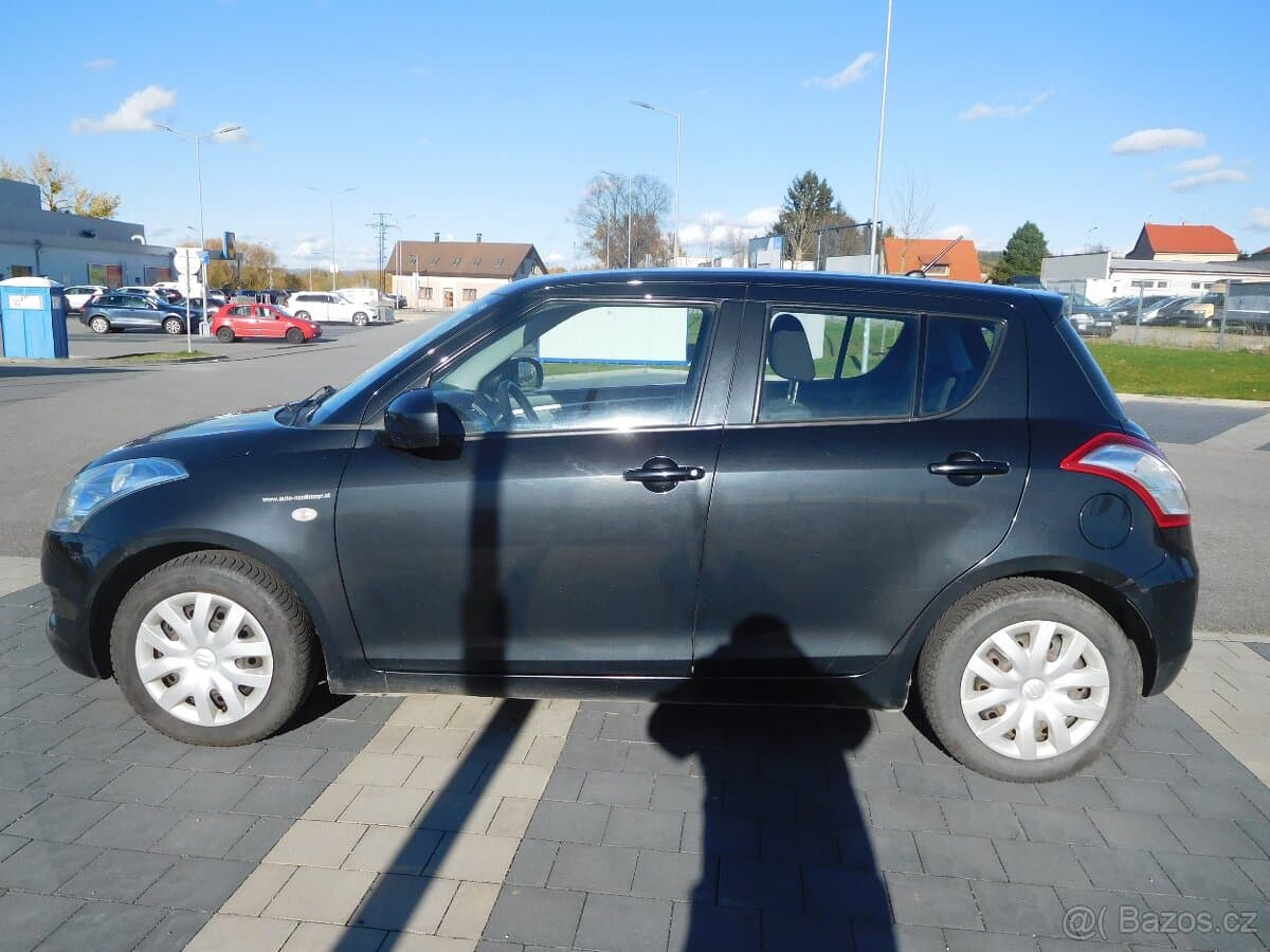 2013 Suzuki SWIFT