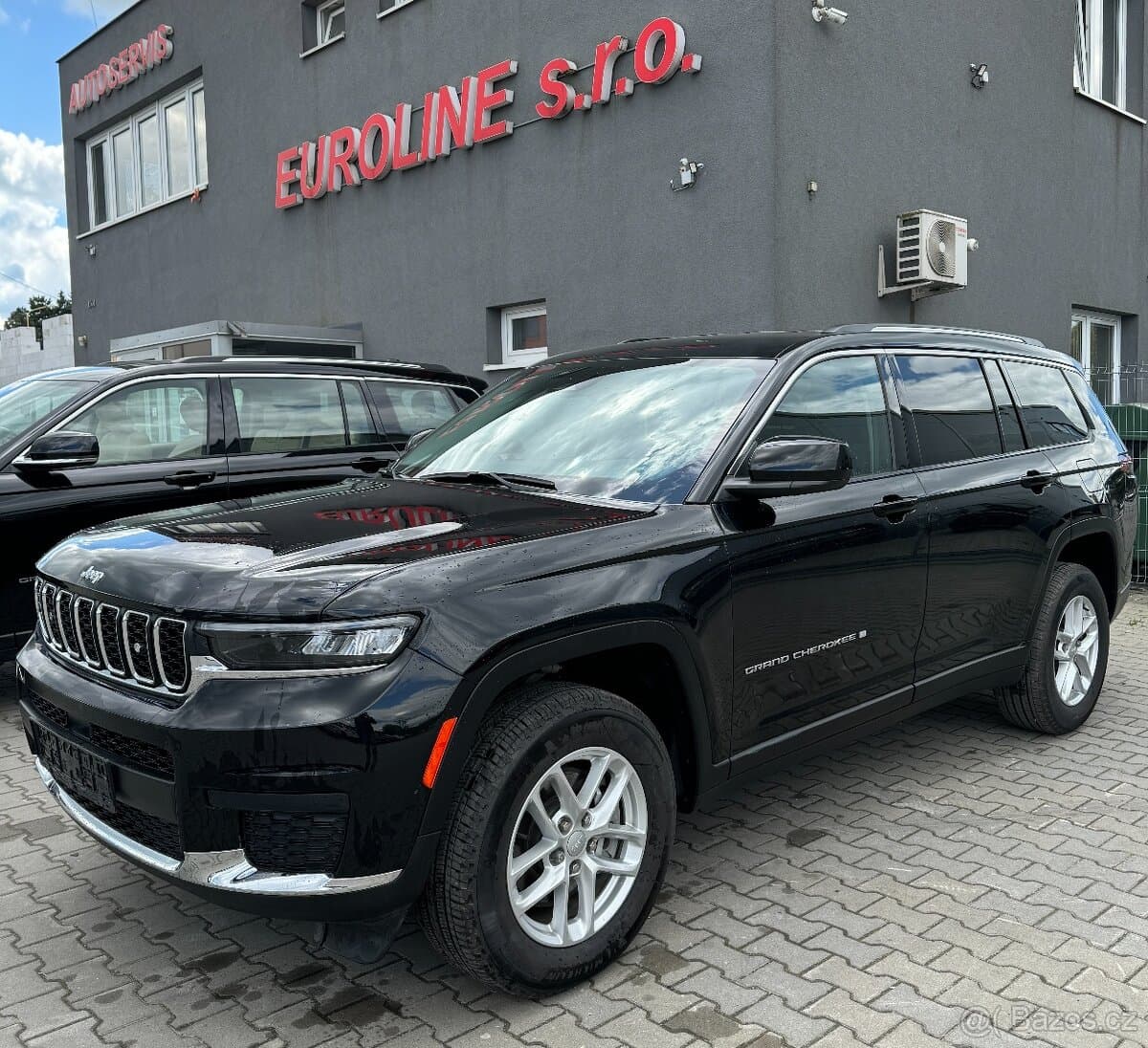 2022 Jeep CHEROKEE