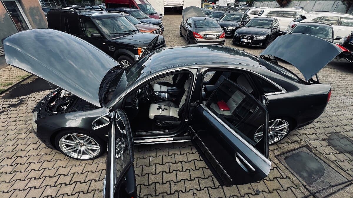 2008 Audi S8
