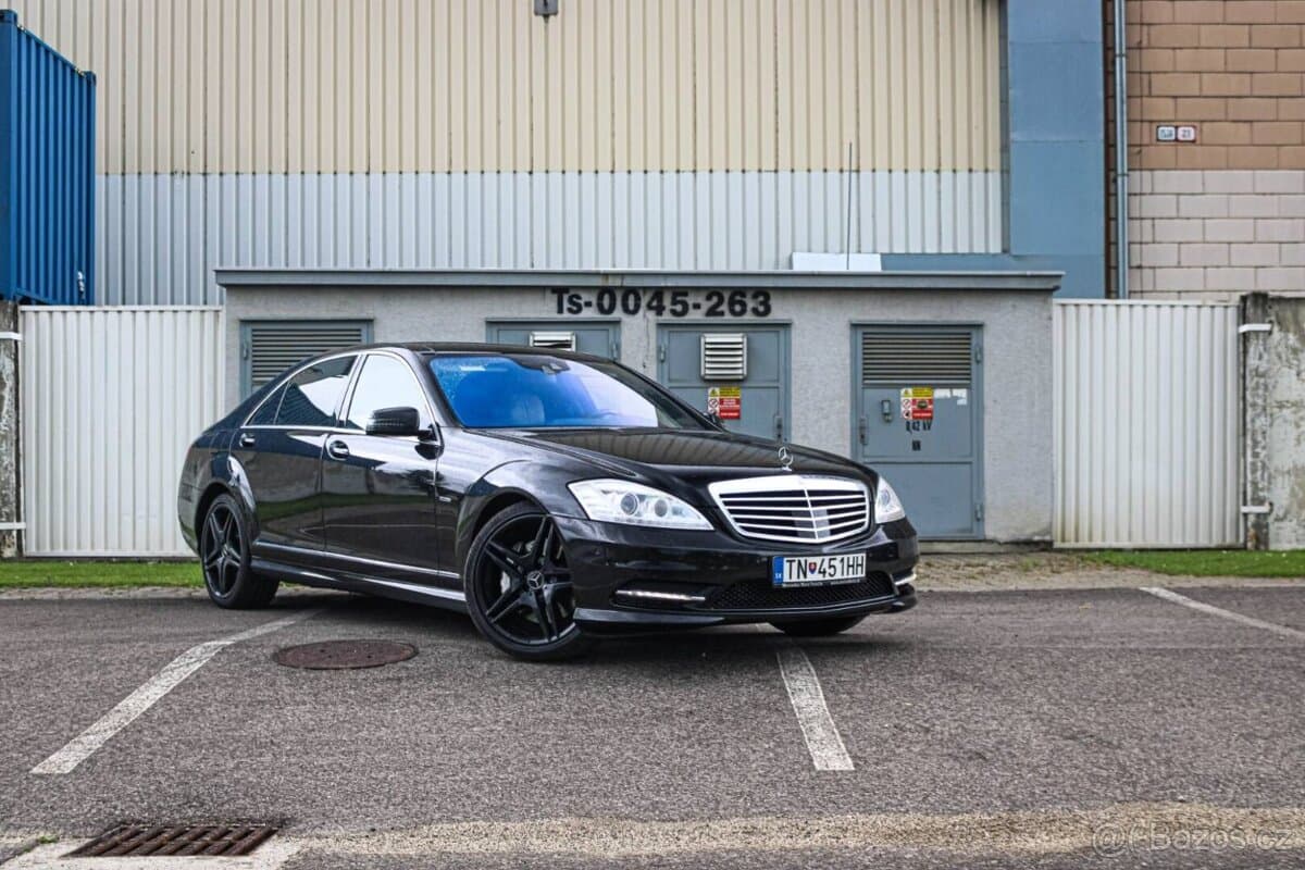 2011 Mercedes-Benz OSTATNÍ