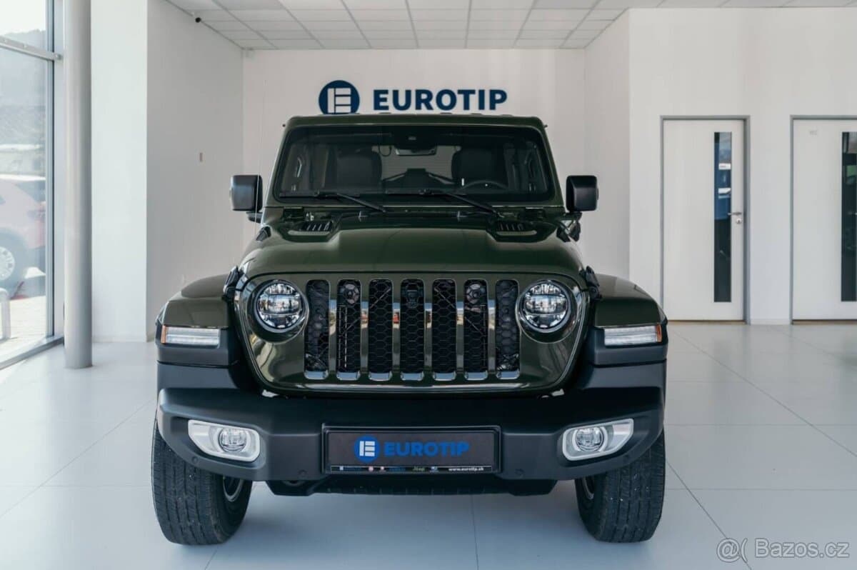 2022 Jeep WRANGLER