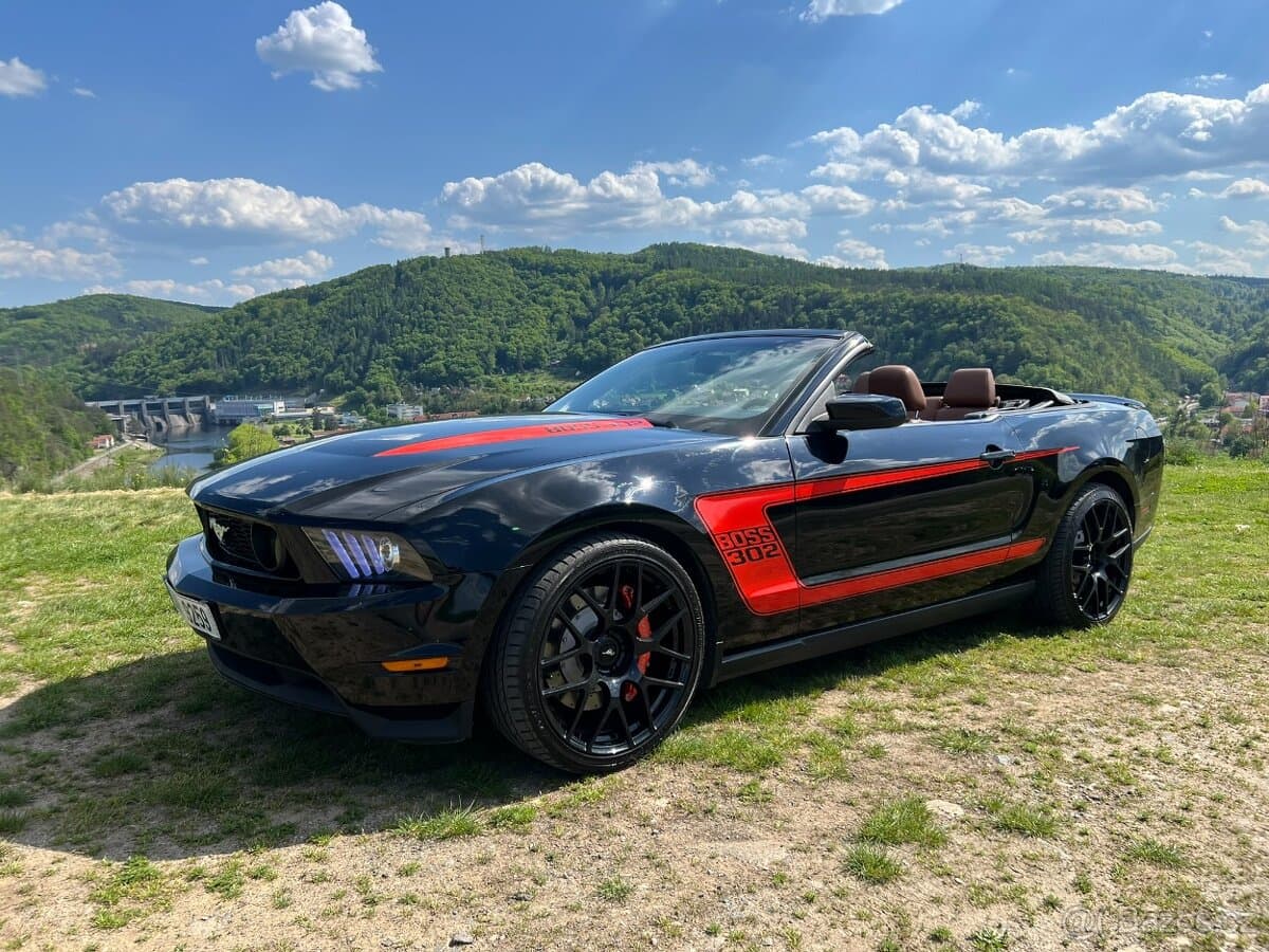 2012 Ford MUSTANG