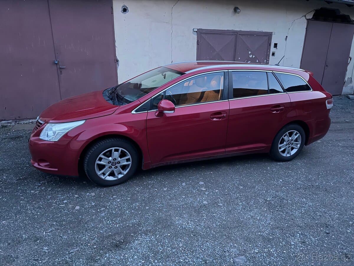 2011 Toyota AVENSIS